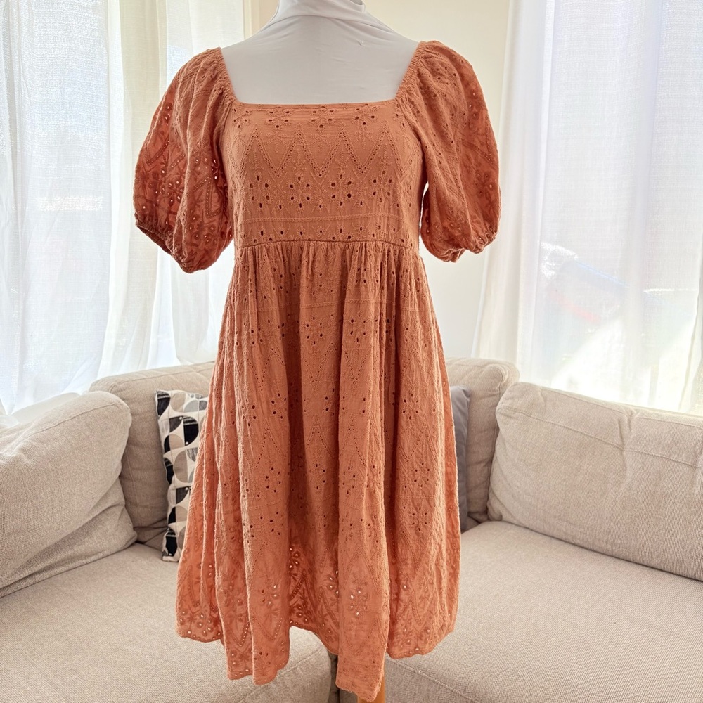 6for$20❤️item.Elegant Eyelet Puff Sleeve Dress in light rust orange color. Lined